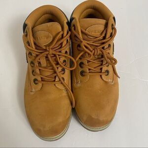 NY Lug Co Beige Winter Lace Up Boots Sz 6(Boys)